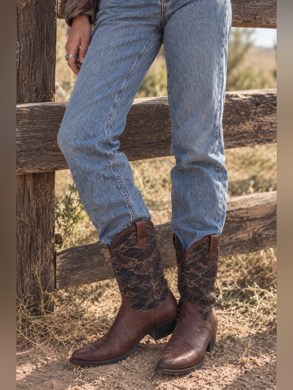 Vintage 90s Dingo Western Cowboy Boots Women’s 8 Brown Tapestry Southwestern